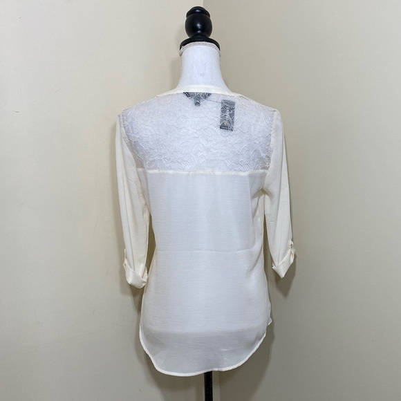 Nwt Express || Womans blouse with lace detail size XS - Picture 3 of 6